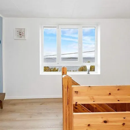 Vakantiehuis 6 Person In Midsund-by Traum