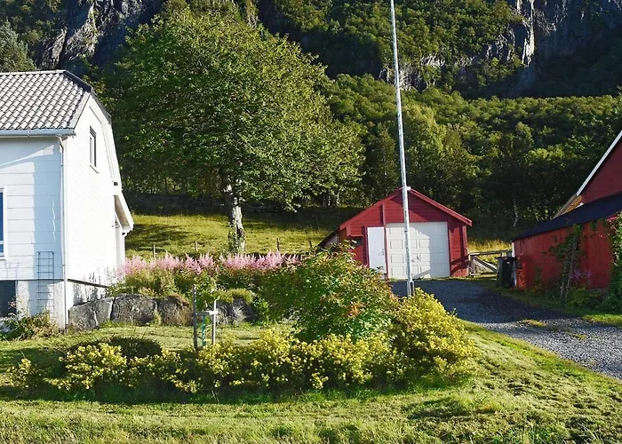 6 Person In Midsund-by Traum 펜션 *