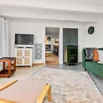6 Person In Midsund-by Traum Semesterbostad Aukra