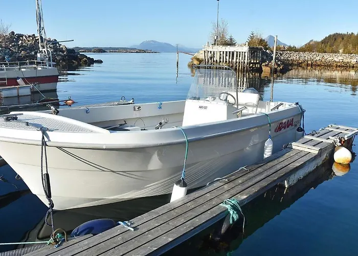 6 Person In Midsund-by Traum *