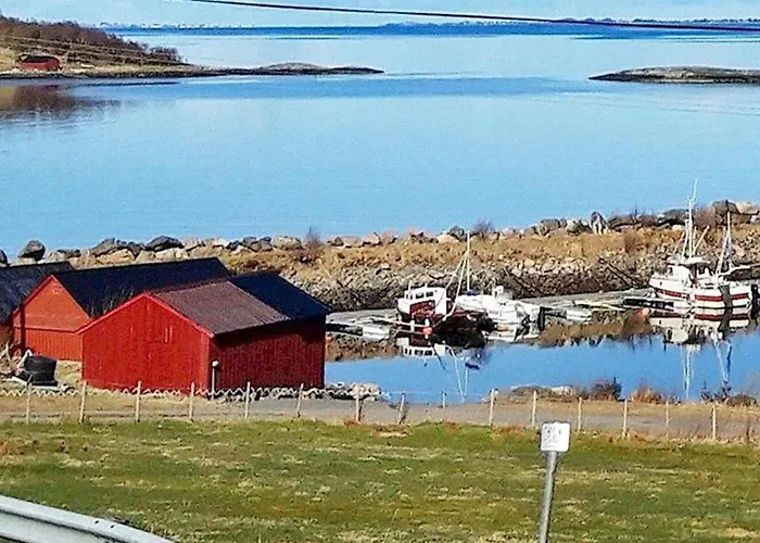 6 Person In Midsund-by Traum