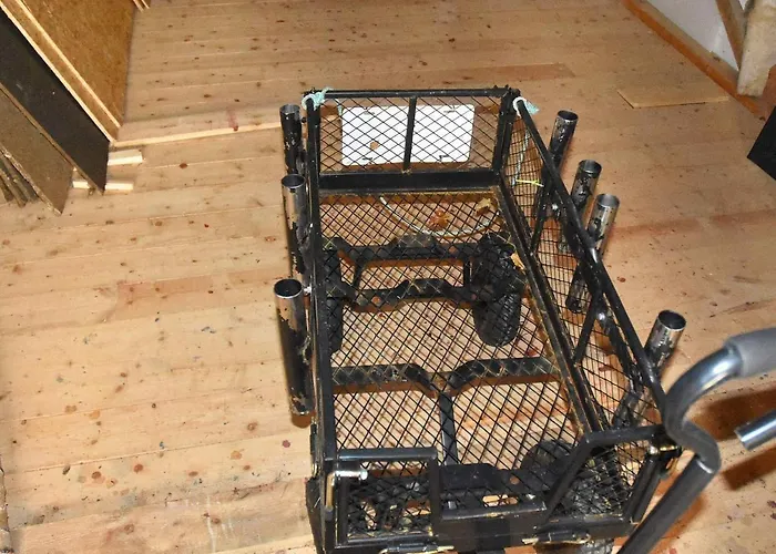 6 Person In Midsund-by Traum